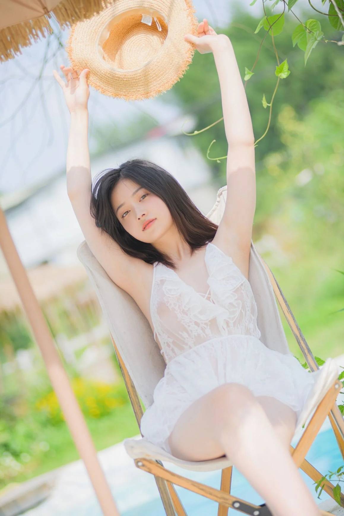 牙助正妹苗條美乳+緊實小穴讓人忍不住噴發滿滿豆漿