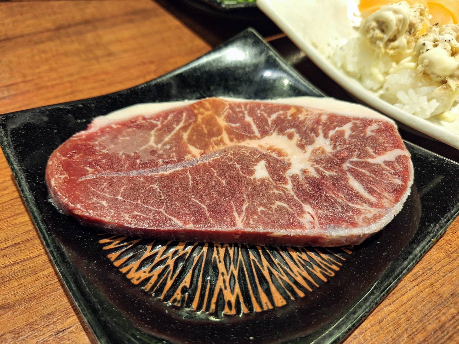 【美食】「上村牧場 微風北車店」中正區燒肉吃到飽推薦,台北車