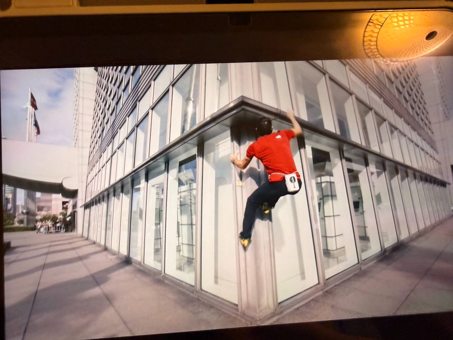 [爆卦] 【LIVE】Alex Honnold 赤手攀登台北101 - 八卦 - PTT.BEST 批踢踢爆文 3