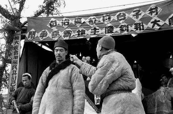 [問卦] 都多數了，可以批鬥地主了吧！？！？！