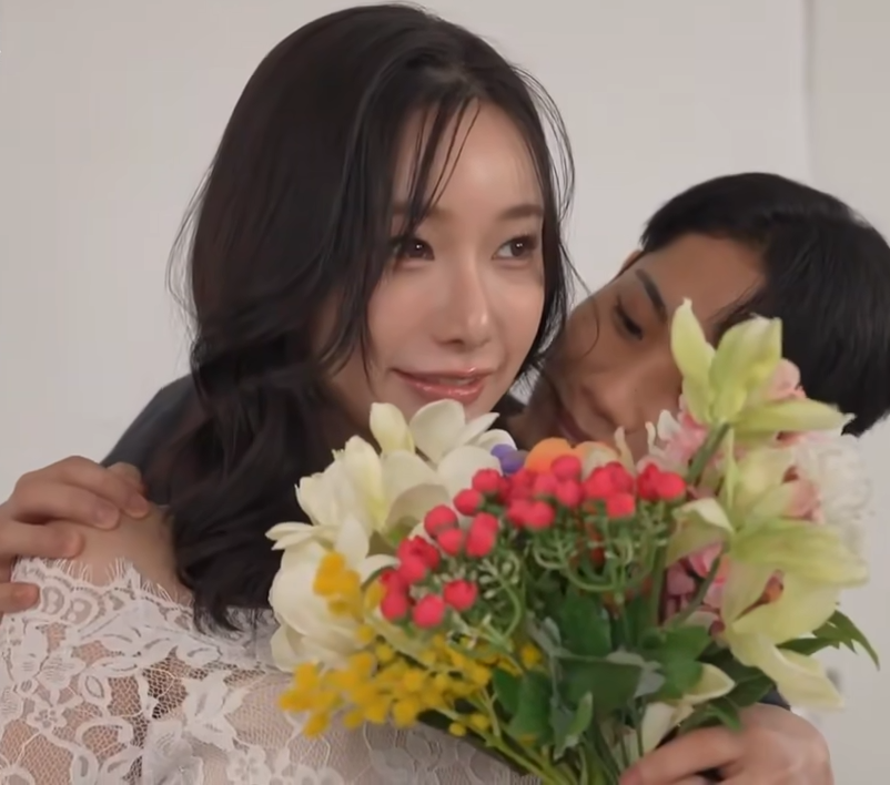 已婚女性裸體模特_三叶千春