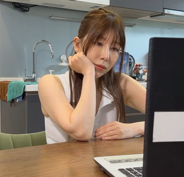 《2部》被立即插入中出的美人女優