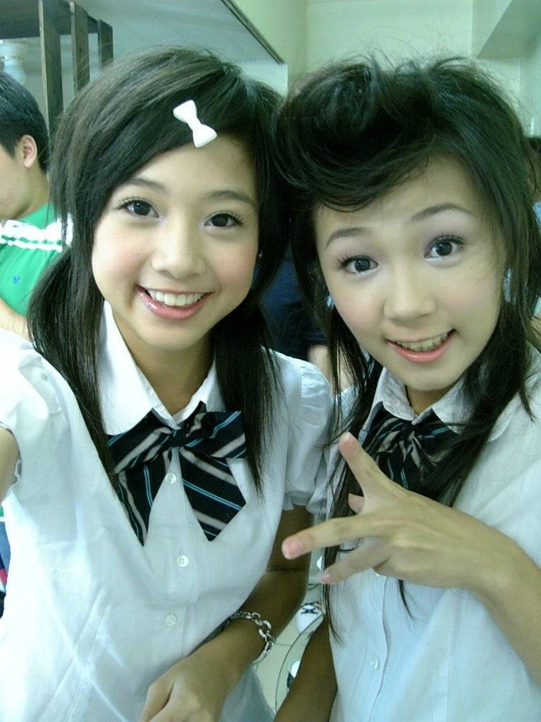 [問卦] 如果都單身 邱王子會選鬼鬼 粿粿 Dewi？