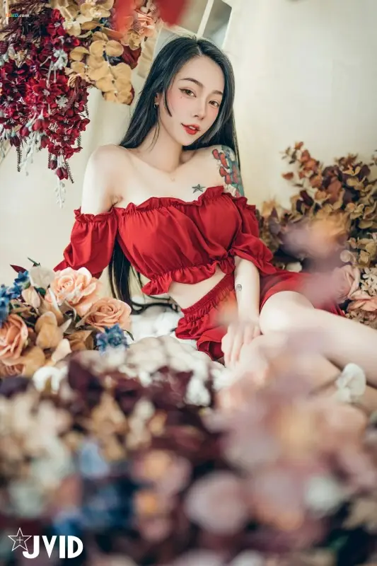 【JVID】飄飄哥-巨乳飄飄女神精心打造的誠意寫真，動漫般的完美身材，還有超可愛的神祕客串喔