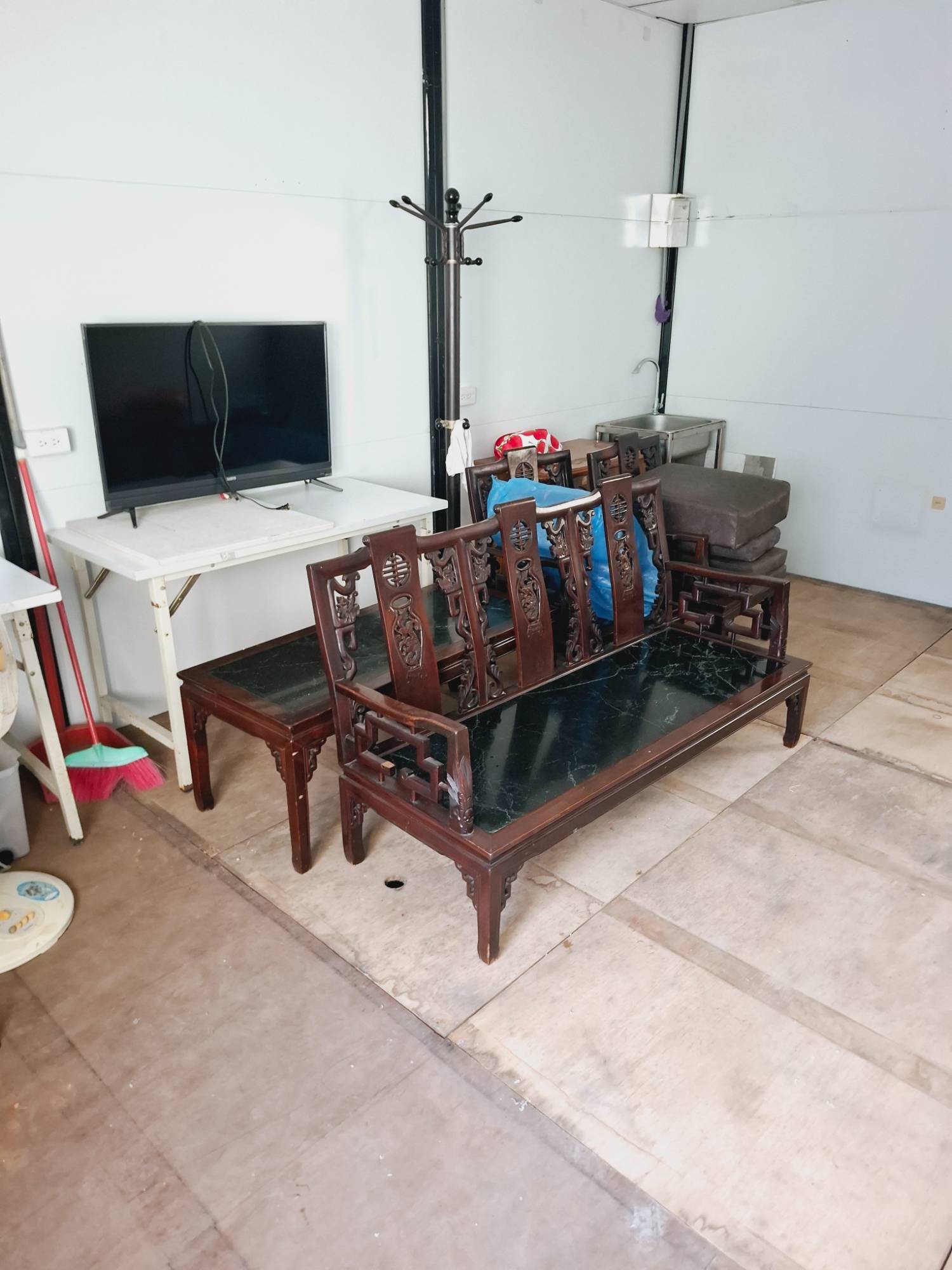 Re: [請益] 求助  新房要住了但沒錢裝潢...怎麼