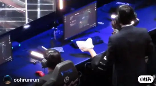 [閒聊] Oner真的在看教學影片