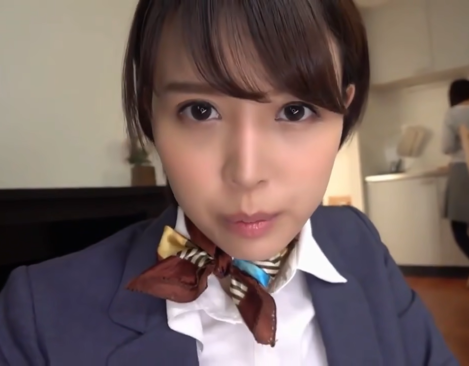 《2部》老婆在旁邊也要勾引我的葵司