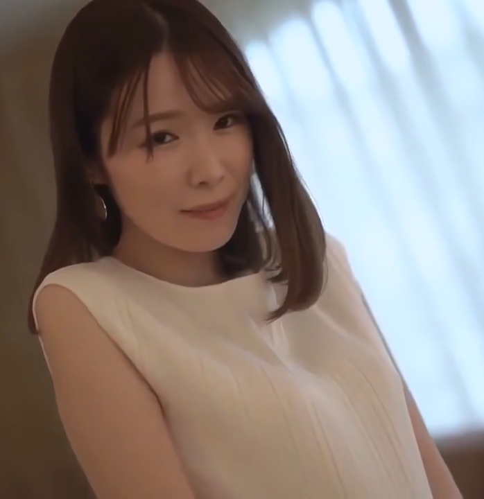 《2部》新婚的我與出差的女上司住同房_中村心音