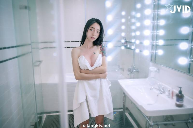 [JVID]飄飄紅色性感透點的誘惑【首次影片上線：女友感、透點緊身服、全裸入浴】