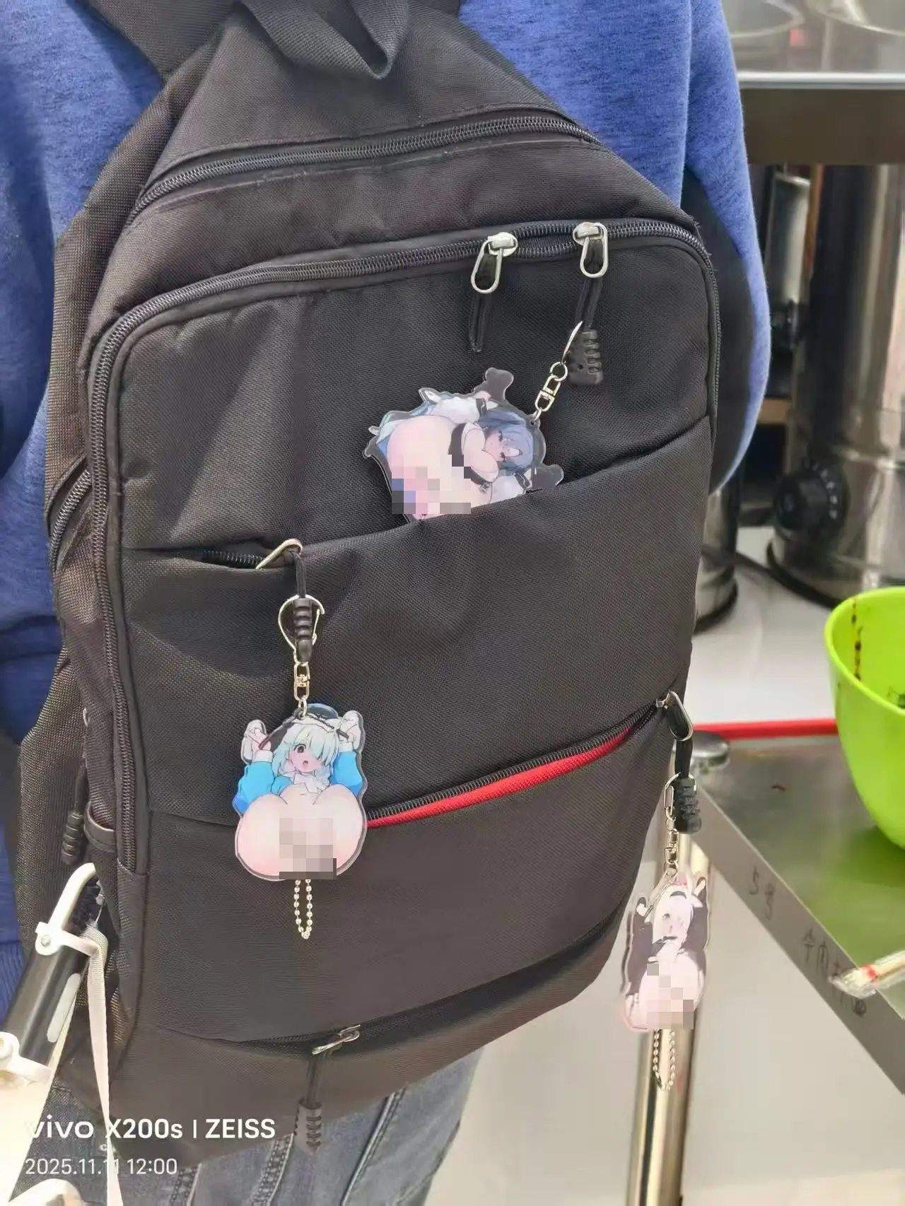 [閒聊] 能把這個吊飾掛出來是不是很勇？