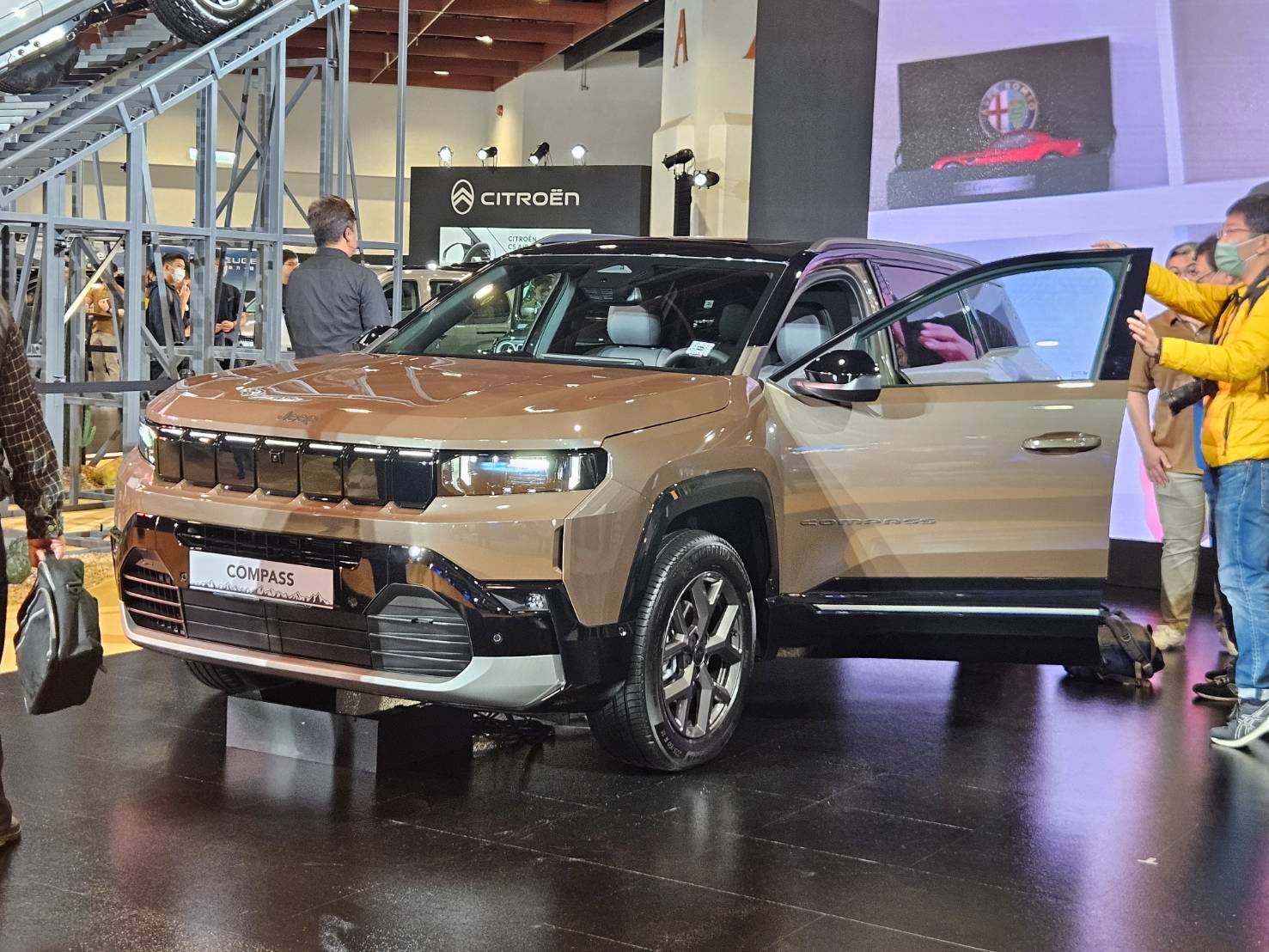 ”點擊放大” ”AA”