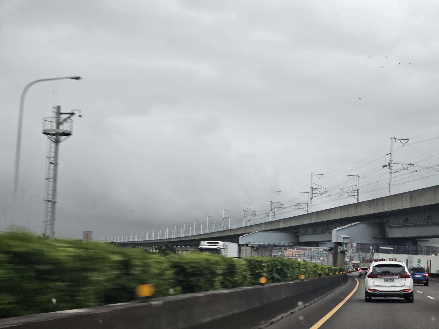 Re: [問卦] 台中雨是苦的，有八卦嗎？