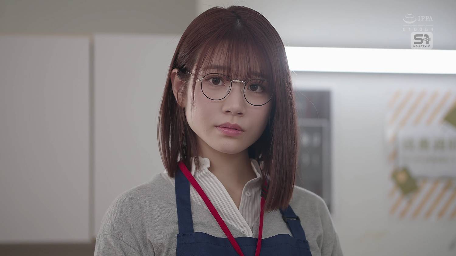 [正妹] 眼鏡彩伽