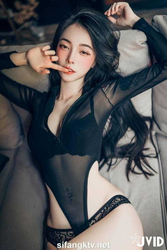 [JVID]飄飄x啾啾和女神姊妹過情人節選姊姊還是妹妹