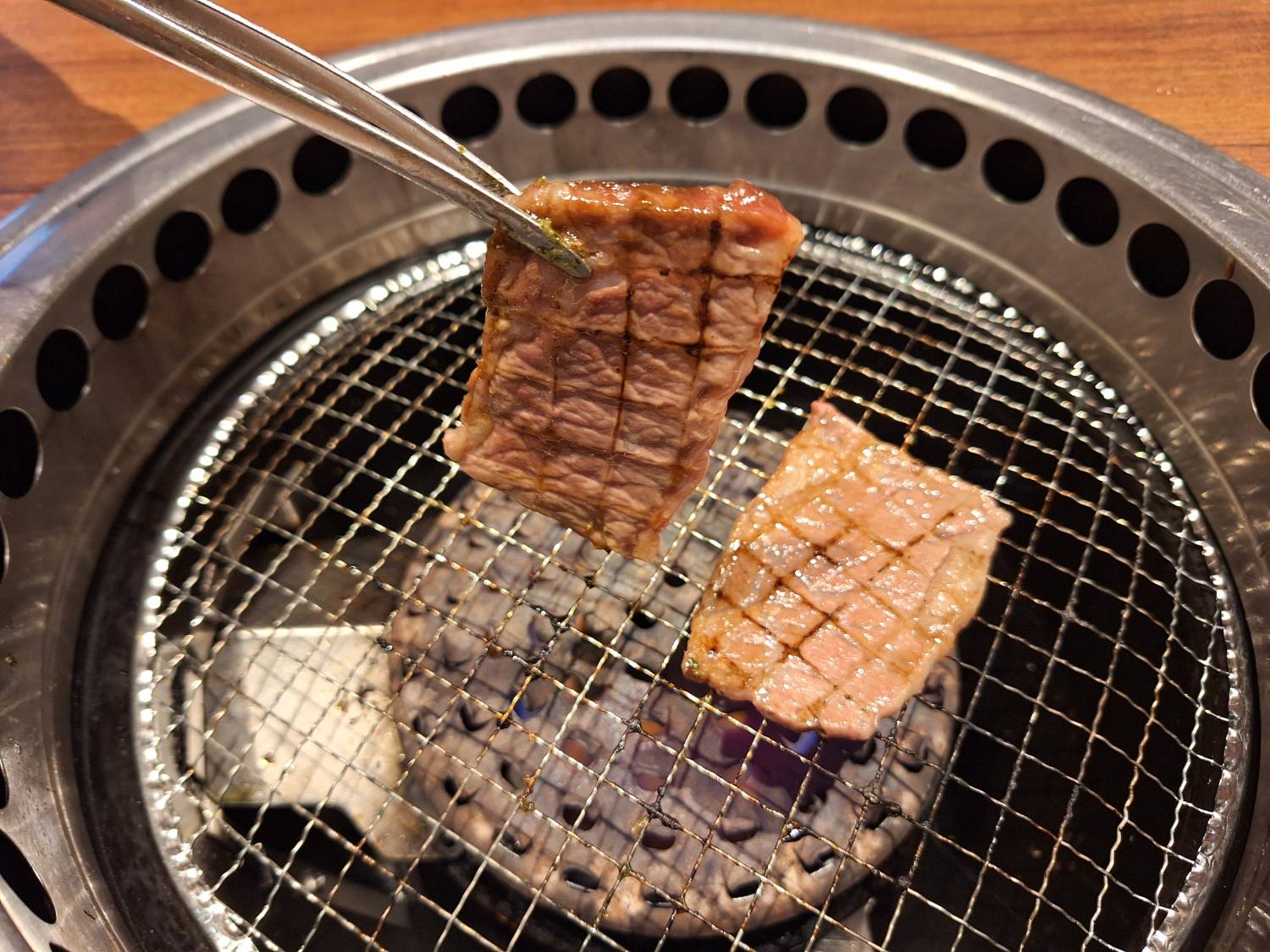 【美食】「上村牧場 微風北車店」中正區燒肉吃到飽推薦,台北車