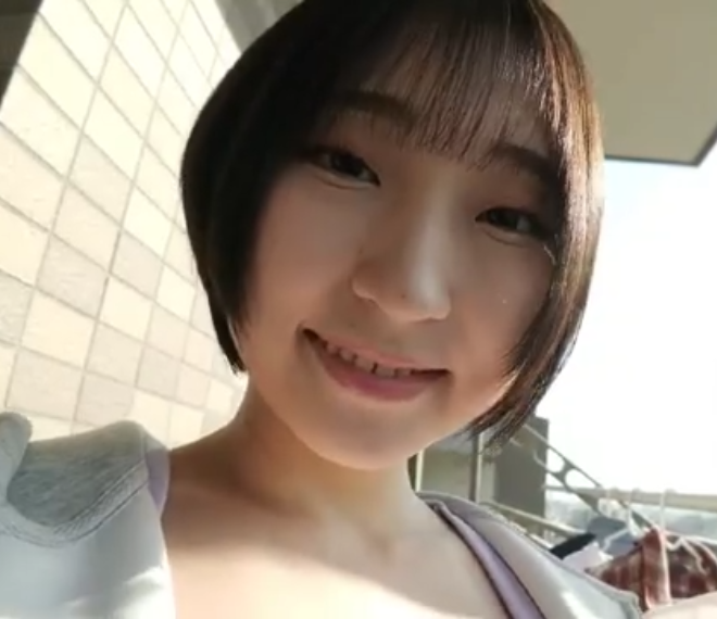 《2部》皮膚白皙、胸部豐滿、體貼的青梅竹馬_糸井瑠花