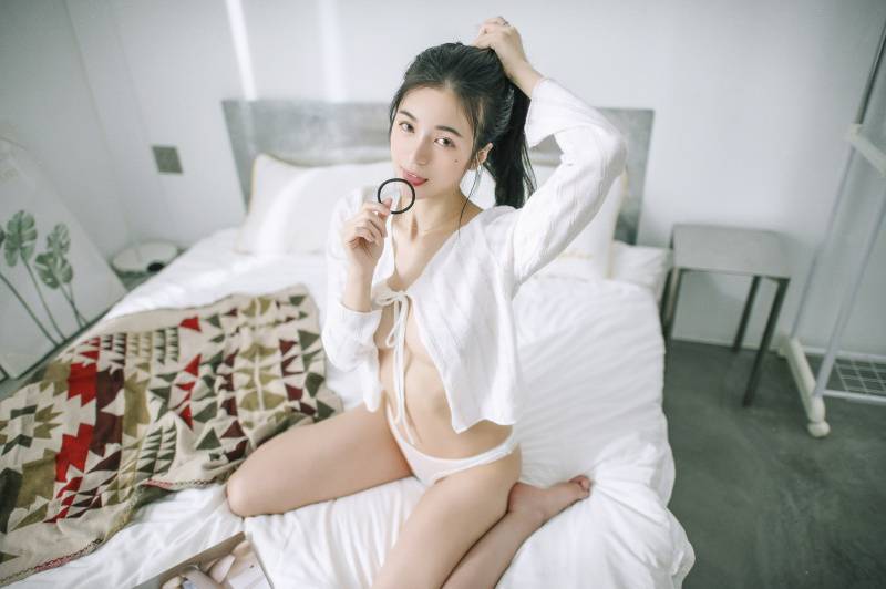 【JVID】Haru哈嚕-【神級I巨乳新人首發即上空下空薄碼】發現清純女友偷偷自己來自舔滿足巨乳的幻想圓尻翹起誠意滿滿必