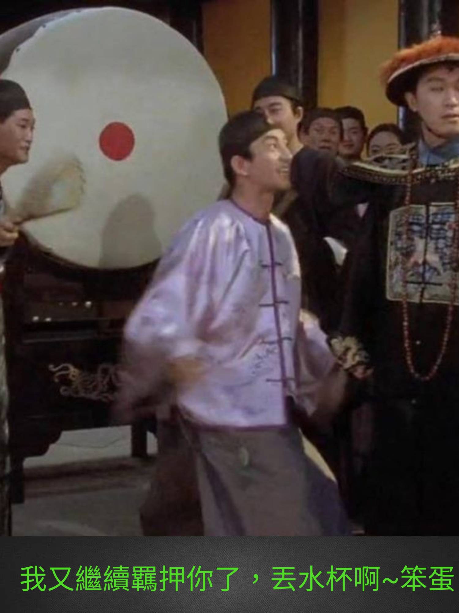 Re: [新聞] 柯文哲失控了！在法庭內用水杯丟檢察