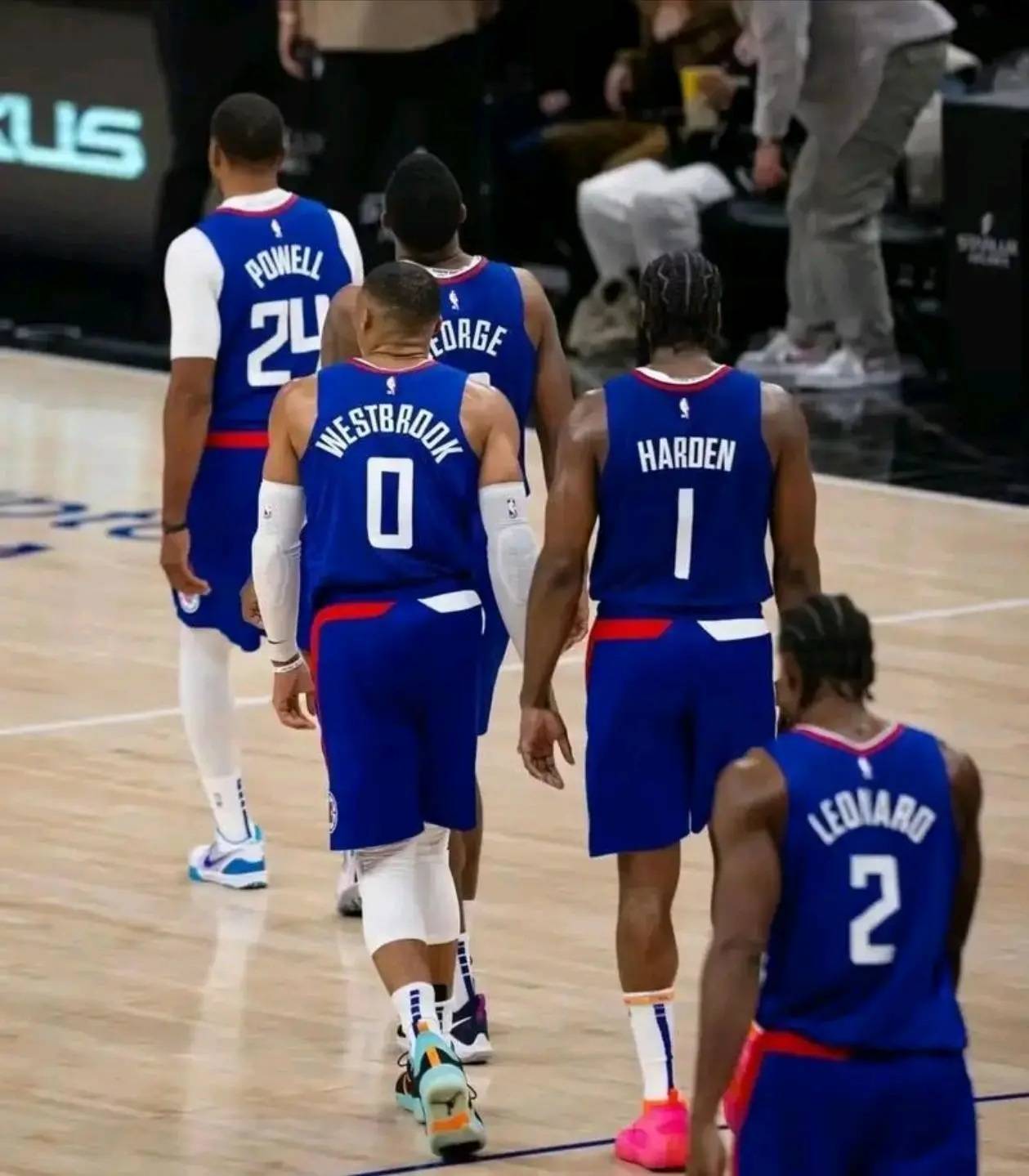 [情報] 鬍子今天下午去快艇場館練球 - 美國職籃 - PTT.BEST 批踢踢爆文