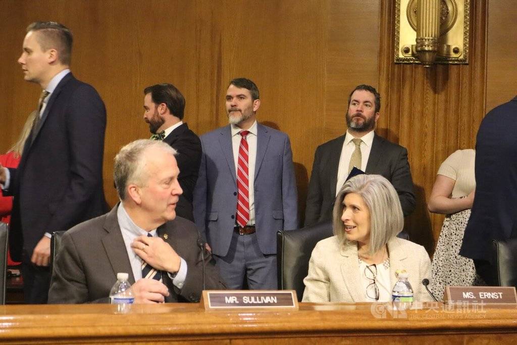 Re: [新聞] 立院刪國防預算 美軍委會議員批評「玩危