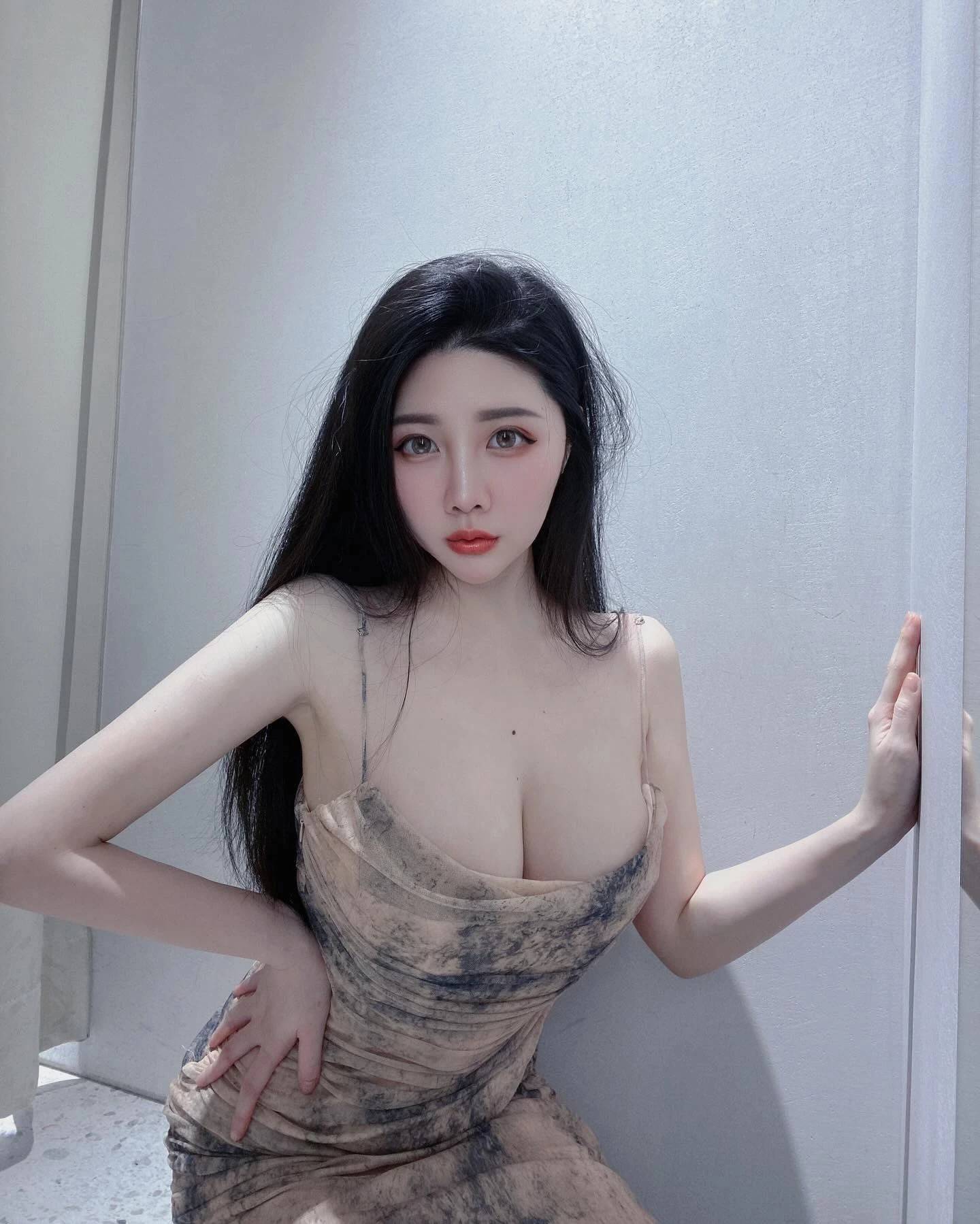 鄰家女孩 大眼電力十足_激情情色貼圖