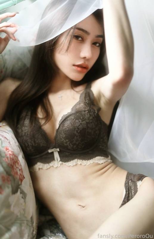 [寫真][網紅]-[FANSLY]冷門美女peroroou