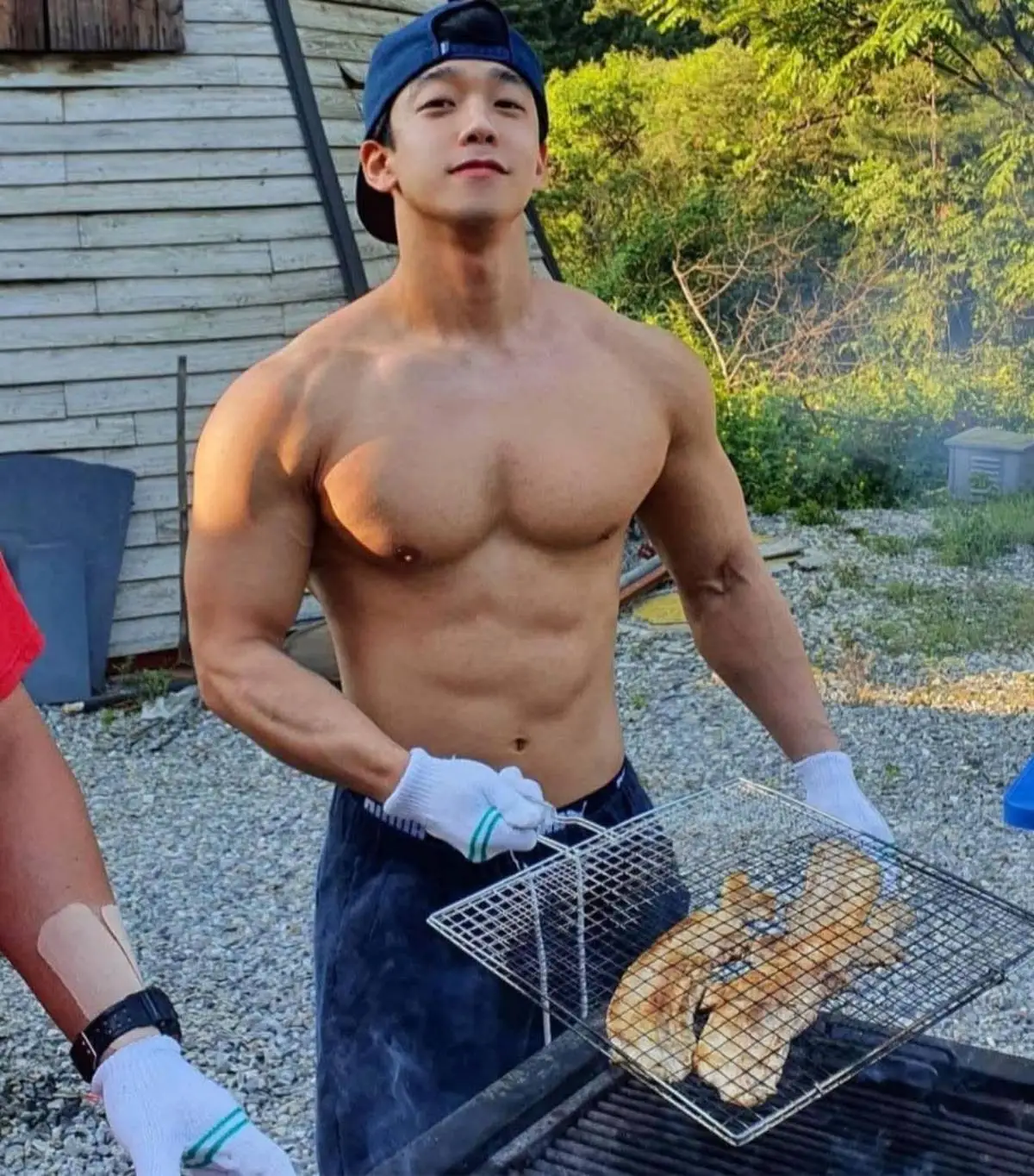 [問卦] 你一個人過中秋嗎 進來烤肉給你吃= =