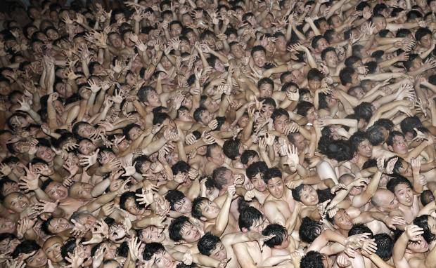 [新聞] 日本知名「裸男祭」恐怖踩踏事故！3人昏 - 八卦 - PTT.BEST 批踢踢爆文