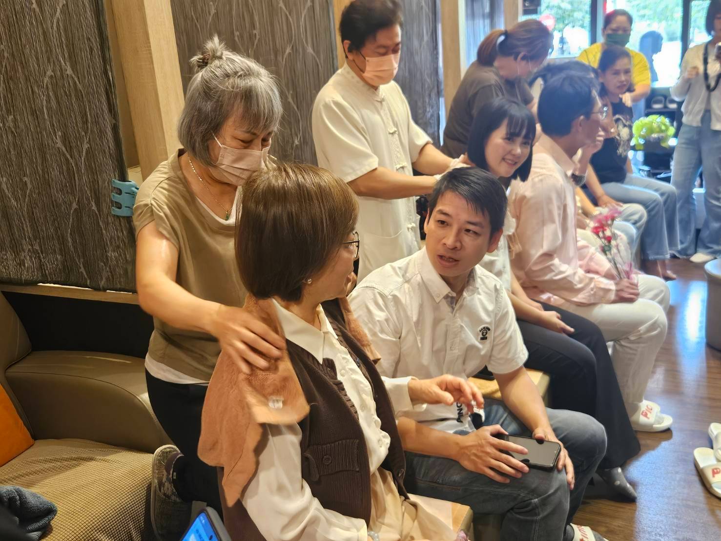 ”點擊放大” ”AA”