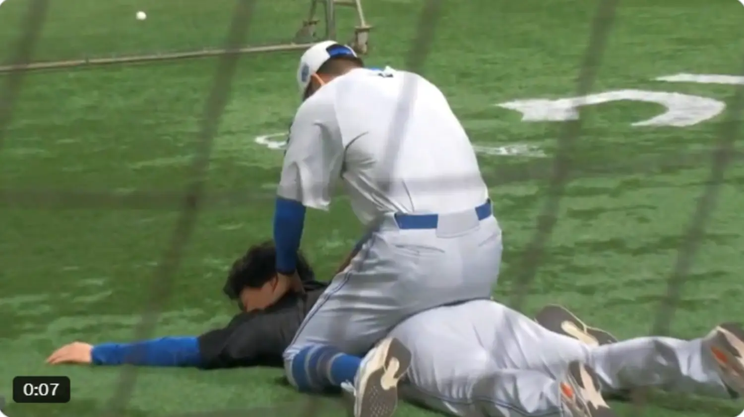 [閒聊] 古林這張騎的是誰