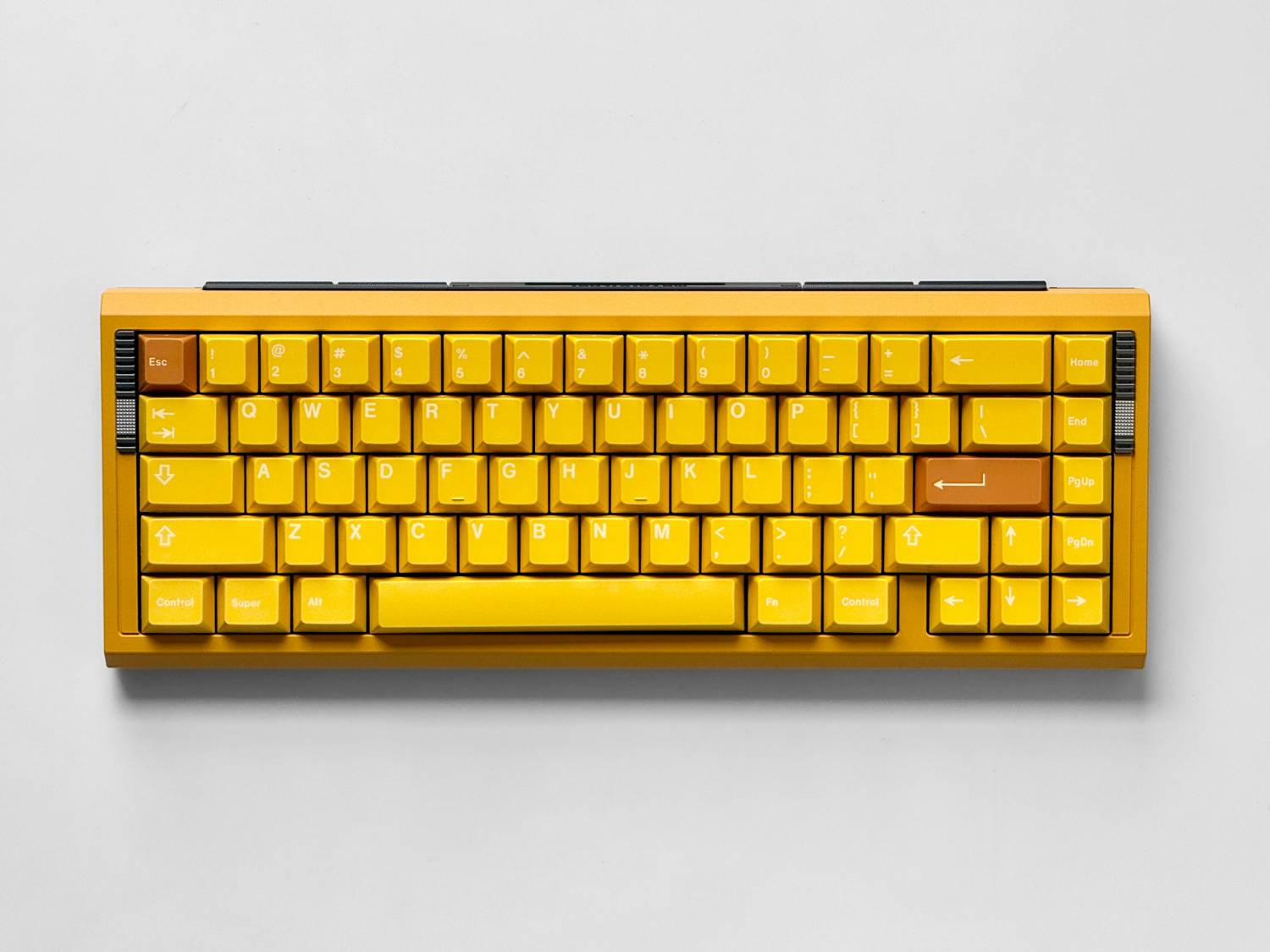 [鍵盤] 黃色鍵盤的鍵帽搭配 (Noos 葵花黃)