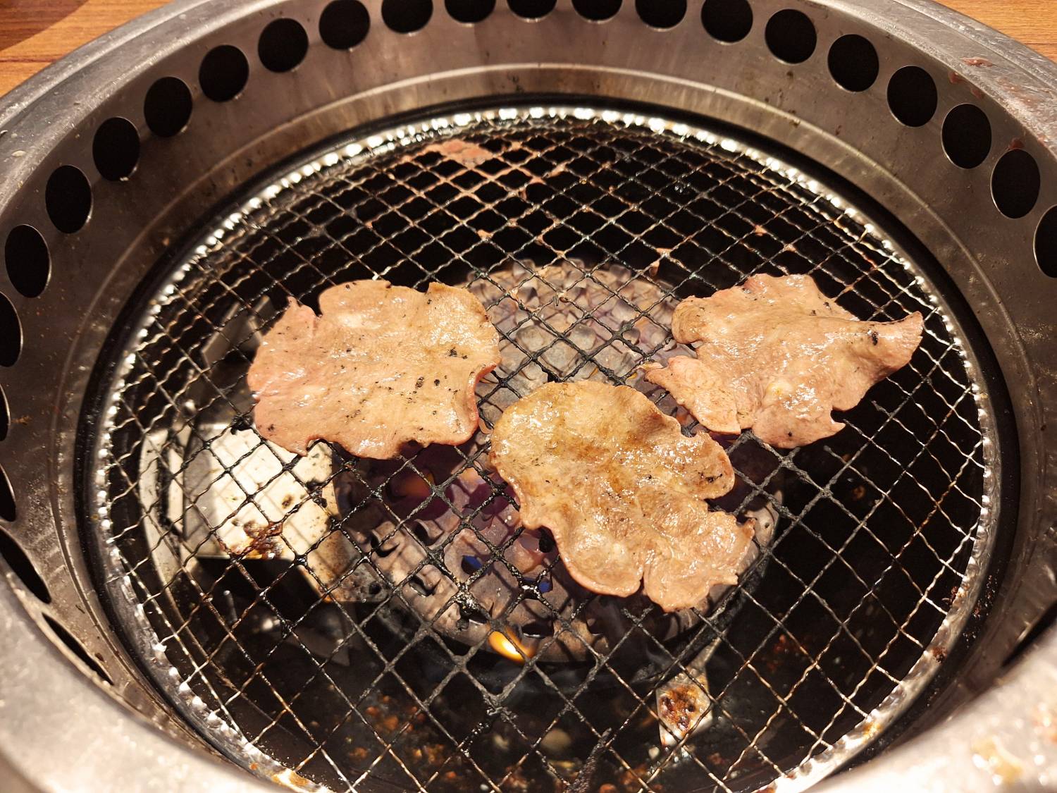 【美食】「上村牧場 微風北車店」中正區燒肉吃到飽推薦,台北車