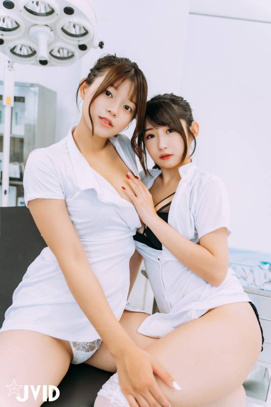 JVID肉包-黎茉&黎妍&黎穎三姊妹の情慾生活互舔互相愛撫大開雙腿的激情