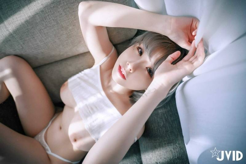 【JVID】黎菲兒-巨乳美少女尺度解鎖，這逆天的身材不應該有胸貼擋住她的完美