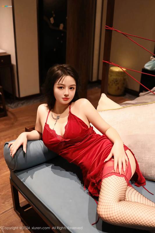 [優質寫真][XIUREN秀人網]_2024.11.19_NO.9466_伊麗莎有點白_絲襪美腿