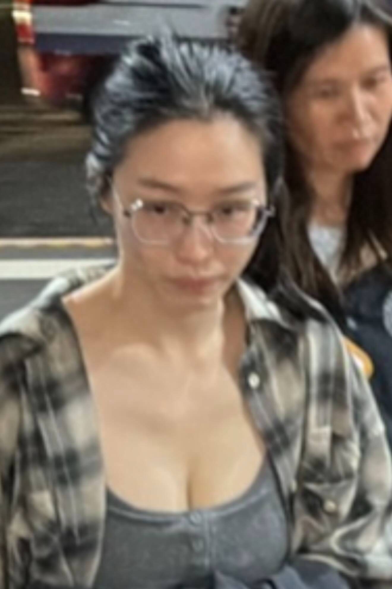 [問卦] 太子集團女助理進去前綁馬尾