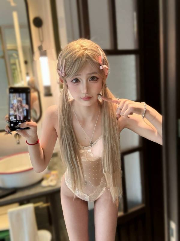 [寫真][網紅]-【重磅核彈】行X頂級女神【佳凝】攝影師真實插入超級頂