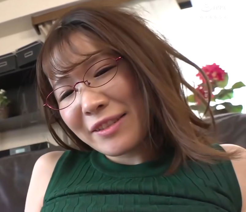 G罩杯巨乳還有超細腰_中村心音