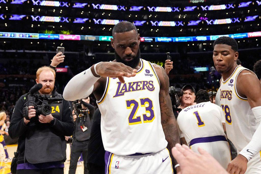 [新聞] 醜1-NBA》詹皇條件降低了？經紀人曝「他 - 美國職籃 - PTT.BEST 批踢踢爆文