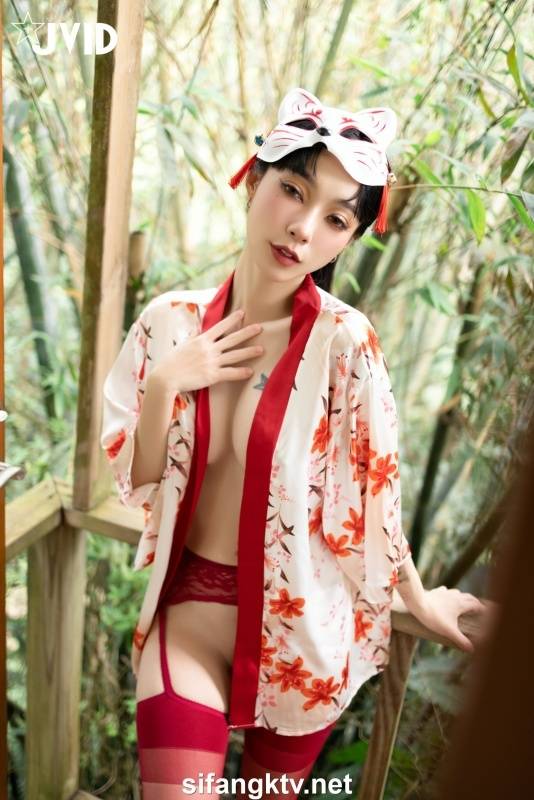 [JVID]飄飄x啾啾和女神姊妹過情人節選姊姊還是妹妹