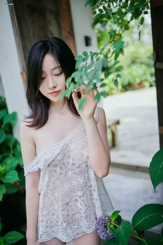 [寫真]年年-nnian-cosplay_年年_-_神明之女
