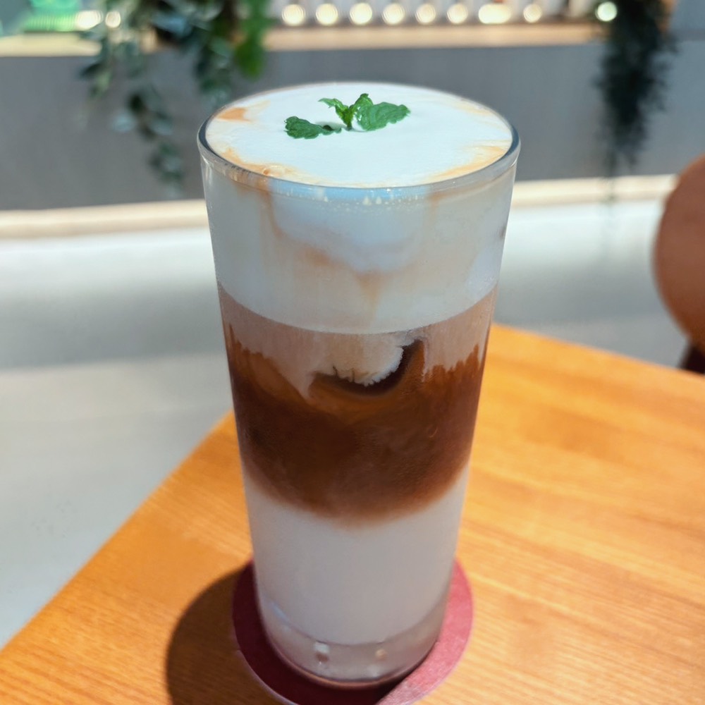 SATUR 薩圖爾精品咖啡 總爺店
