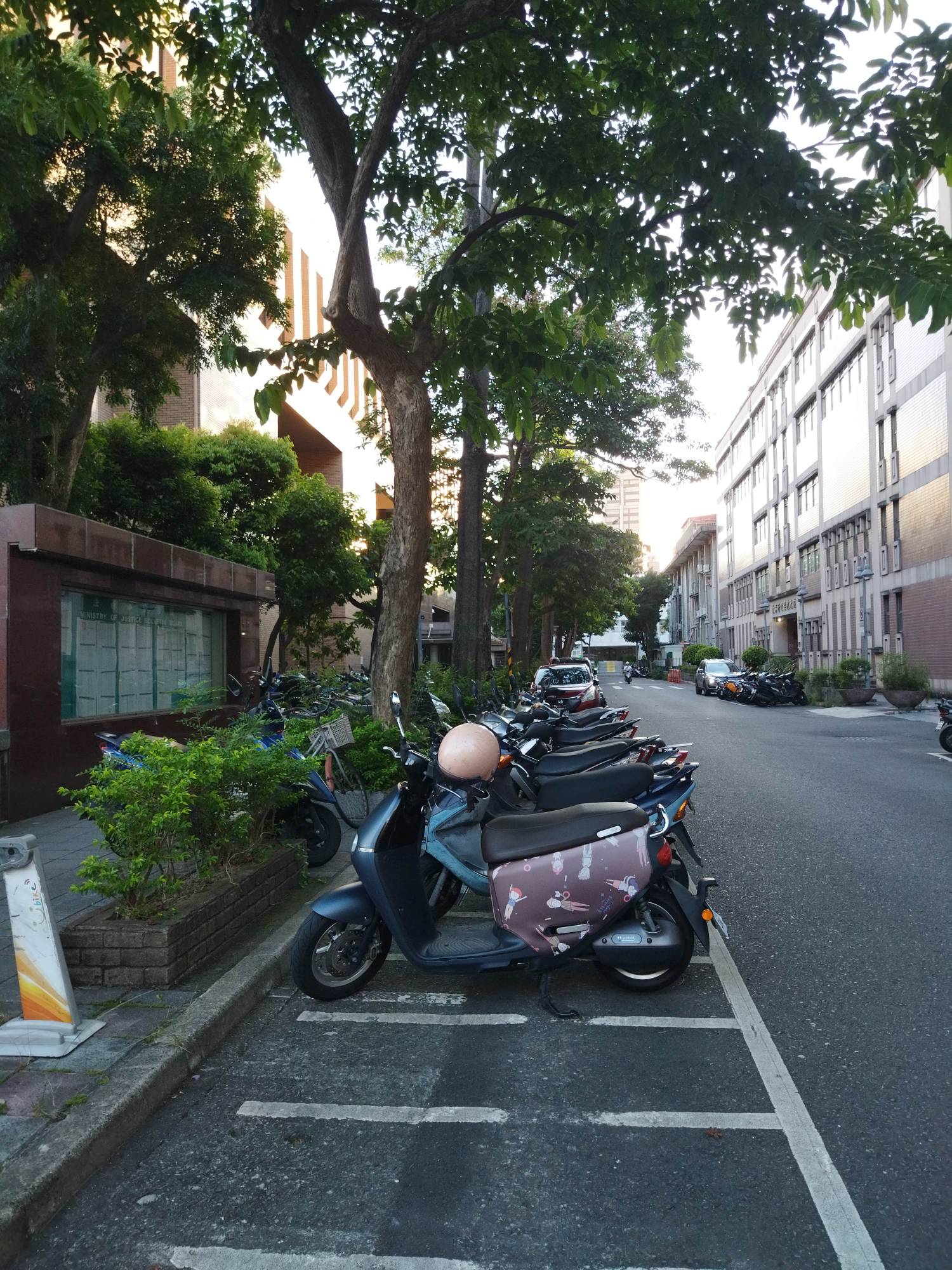 Re: [爆卦] 博愛路封路啦