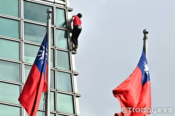 [新聞] 霍諾德赤手攻頂101　工傷協會怒噴：把人 - 八卦 - PTT.BEST 批踢踢爆文