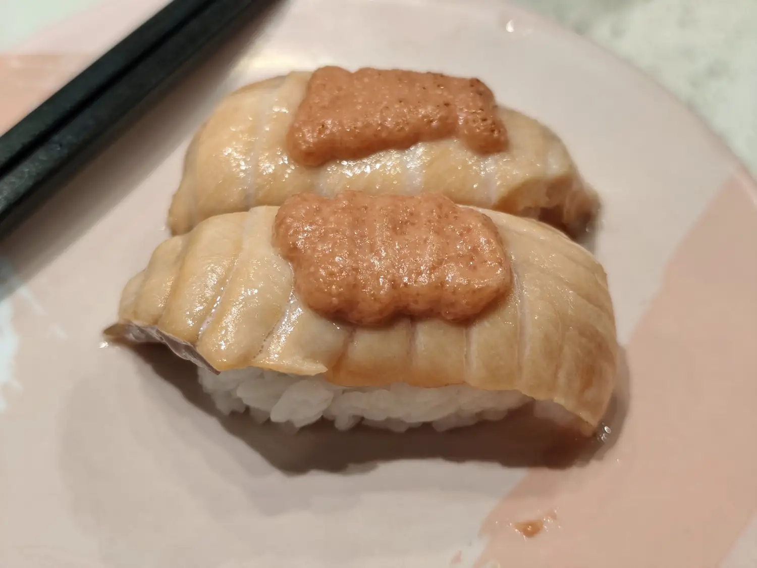 [問卦] 爭鮮鮭魚這樣一盤賣30元？？？