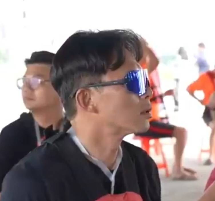 [討論] 黃國昌今天的假髮是不是太做作了？