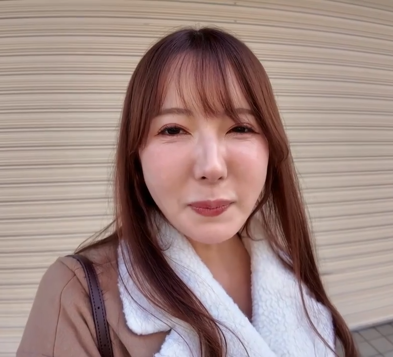 無胸罩成熟巨乳豐滿性感女郎醉酒約會_波多野結衣
