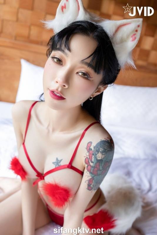 [JVID]飄飄x啾啾和女神姊妹過情人節選姊姊還是妹妹