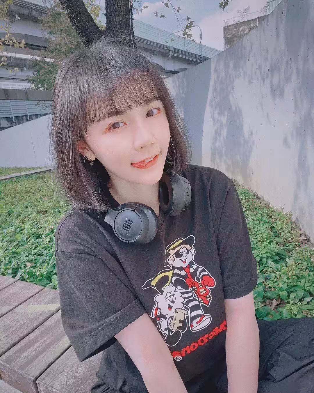 火辣打扮辣暈網友沒想到如此性感