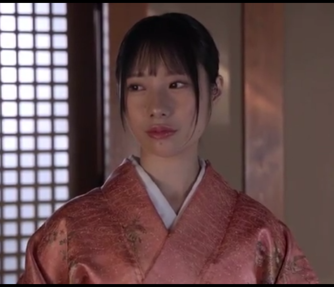 《2部》老婆在旁邊也要勾引我的葵司